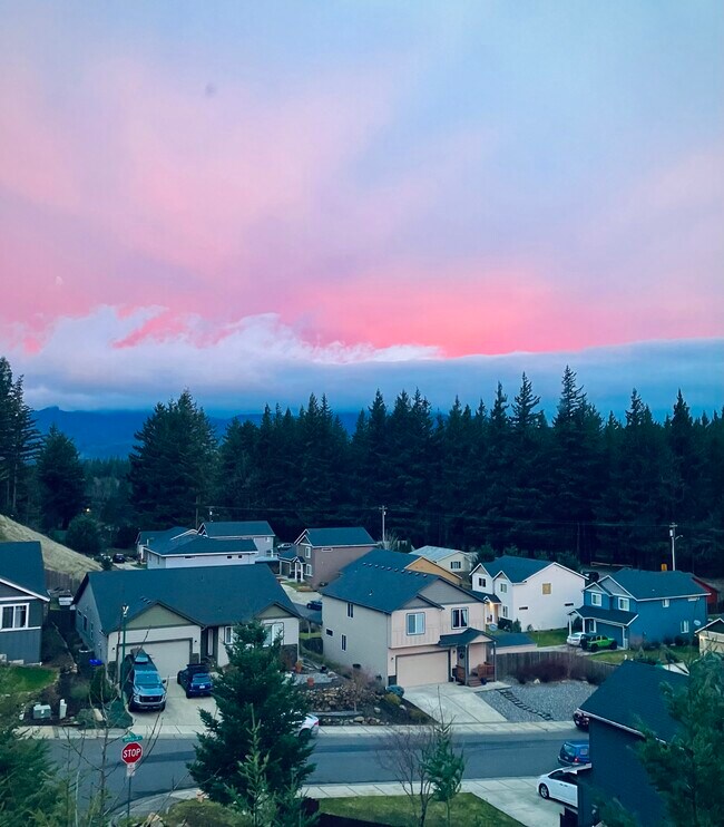 Foto del edificio - 906 Windsong Dr