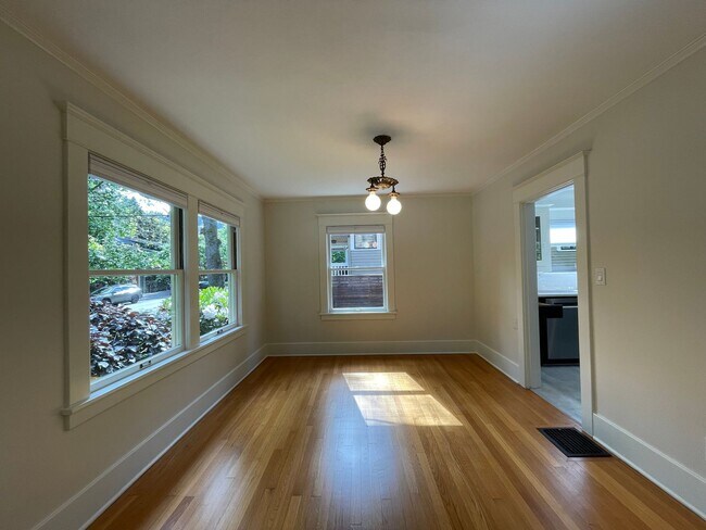 Foto del edificio - 2409 NW Raleigh St