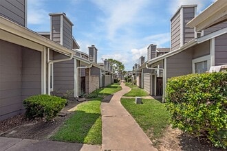 Building Photo - 6315 Cattails Ln
