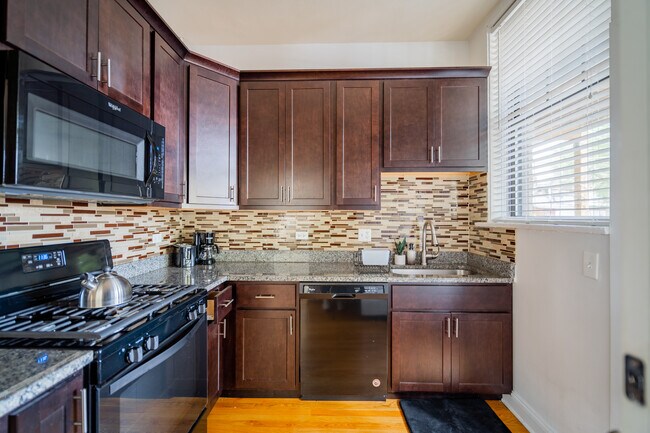 Foto del edificio - 2989 N Lawndale Ave