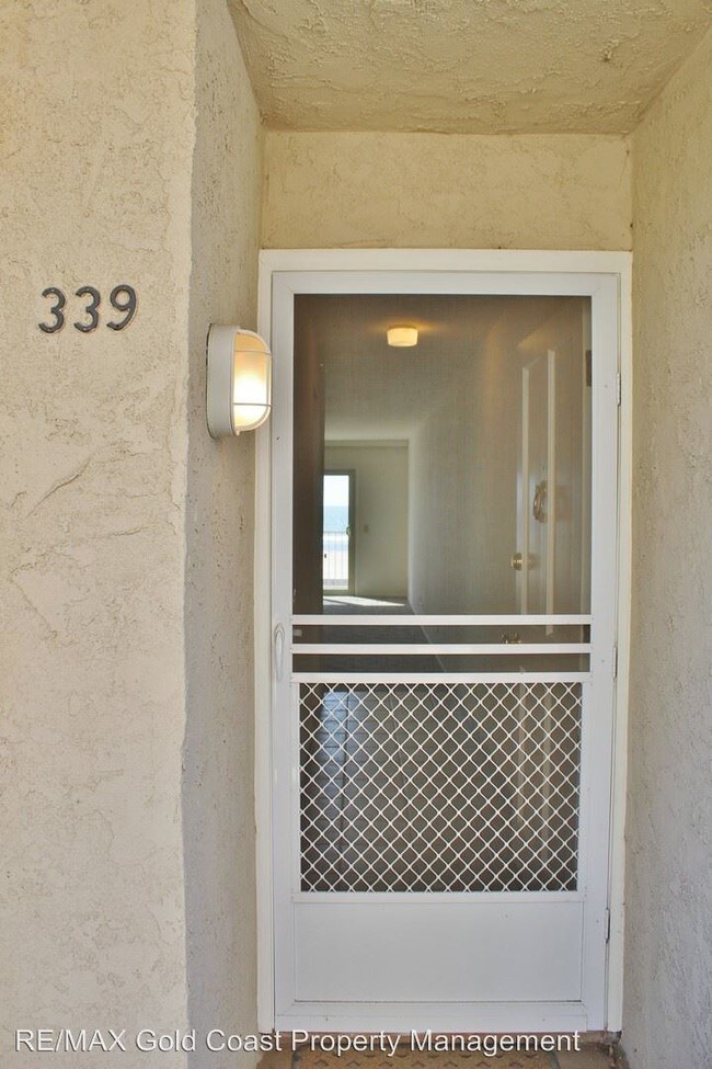 Building Photo - 339 E Surfside Dr