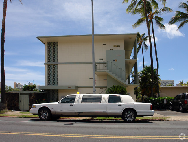 Building Photo - Laau Gardens