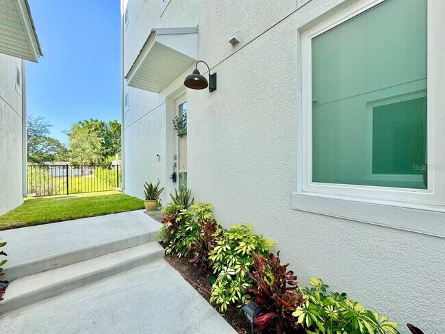 Foto del edificio - 4740 Legacy Park Dr