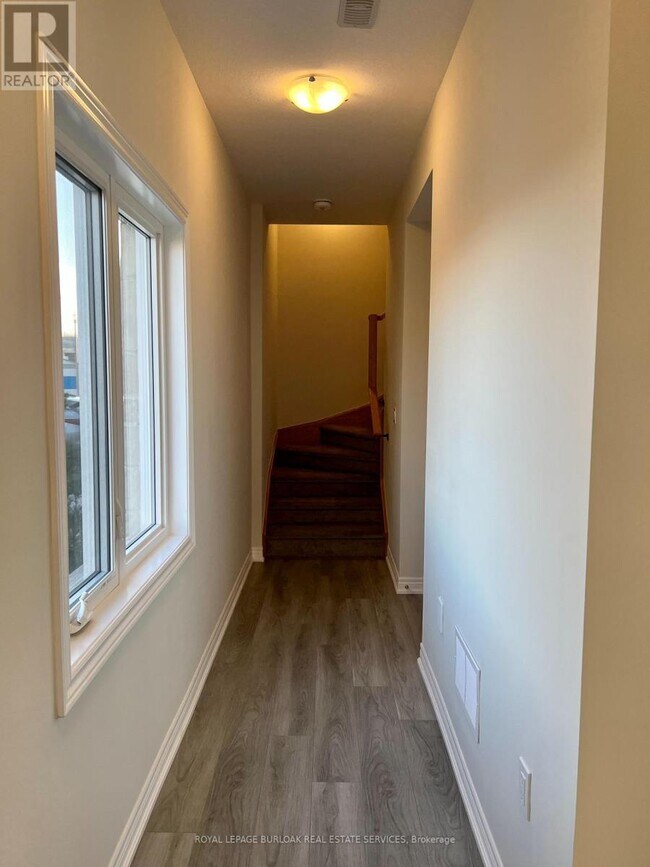 Building Photo - 40 Zinfandel Dr