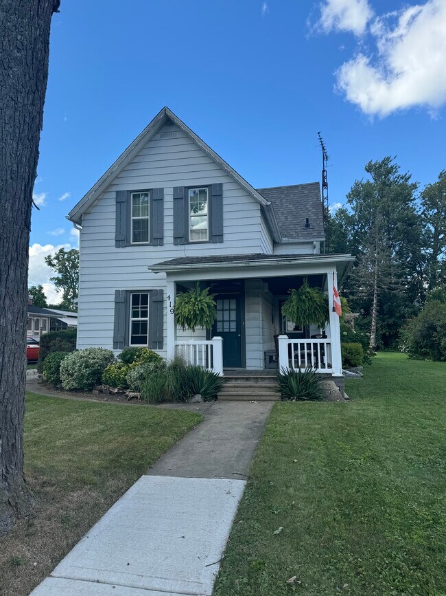 Building Photo - 419 Broad St E