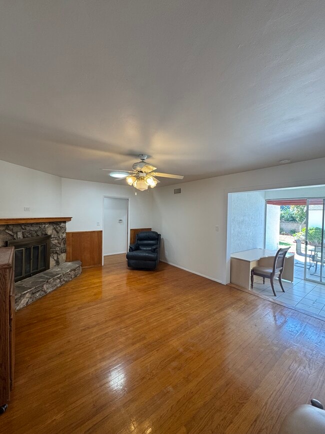 Building Photo - 1324 E Madison Ave