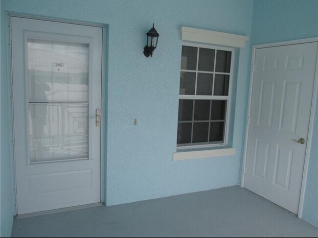Building Photo - Charming 2BR Condo in North Port
