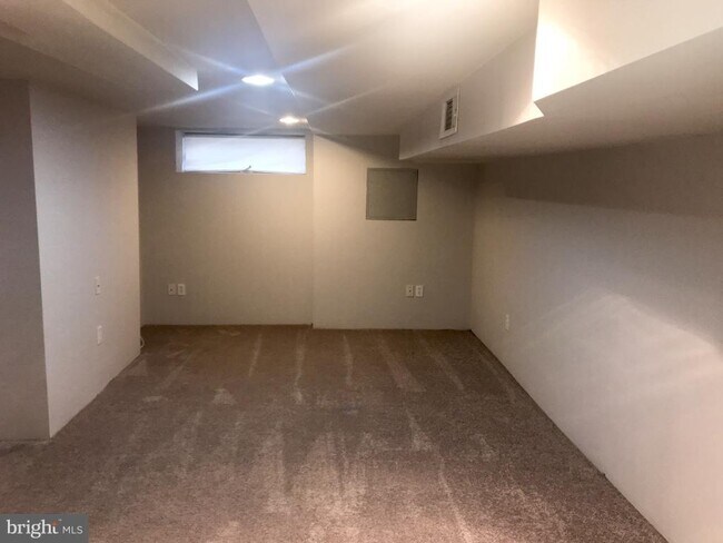 Foto del edificio - 2700 E Fairmount Ave