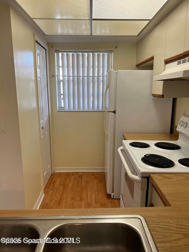 Building Photo - 3036 Sir Hamilton Cir