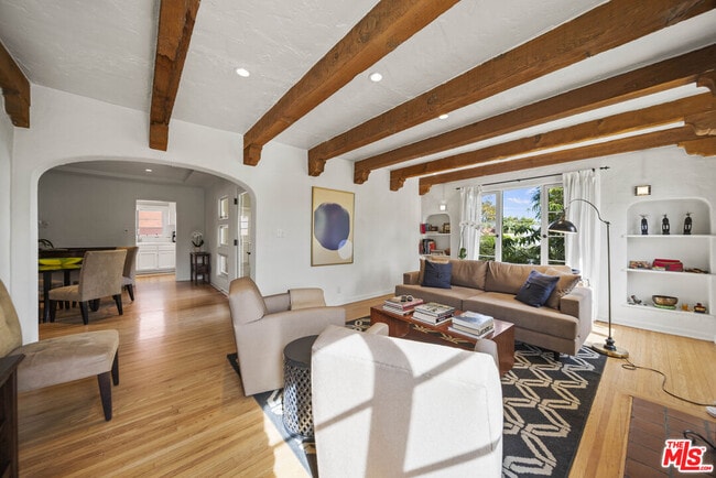 Foto del edificio - 837 N Harper Ave