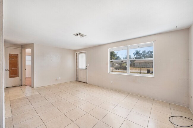 Foto del edificio - 4719 Blossom Dr