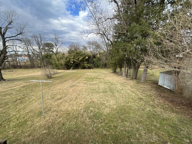 Foto del edificio - 2235 Middle St