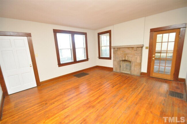 Foto del edificio - 1425 Wake Forest Rd