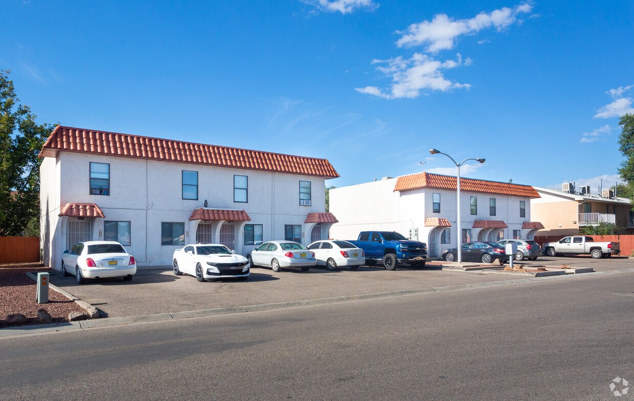 Foto principal - 206-209 Colonial Ave SW