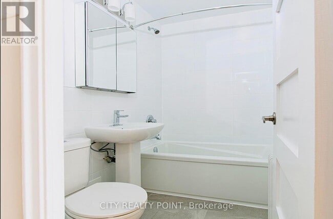 Building Photo - 2 Grandstand Pl