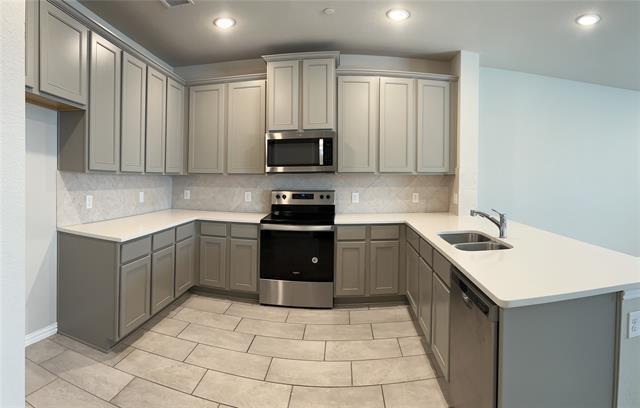 Building Photo - 2400 Greystone Dr