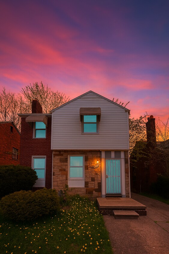 Primary Photo - 10166 Roxbury St
