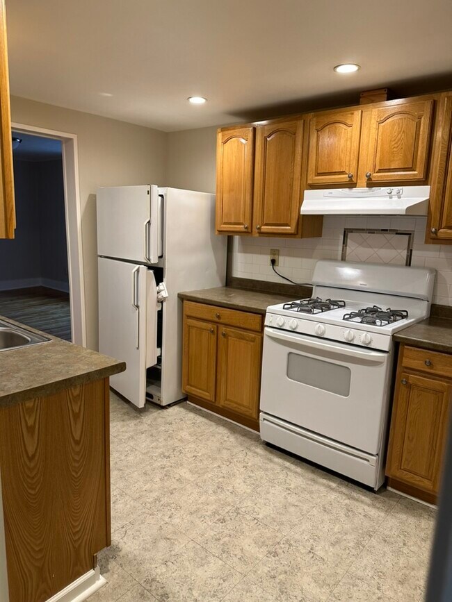 Kitchen entrance from dining room - 9686 Brewerton Rd