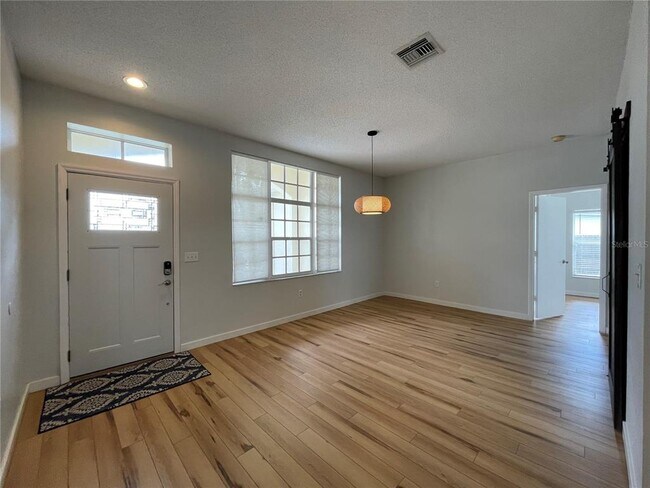 Building Photo - 1333 Flaxwood Ave