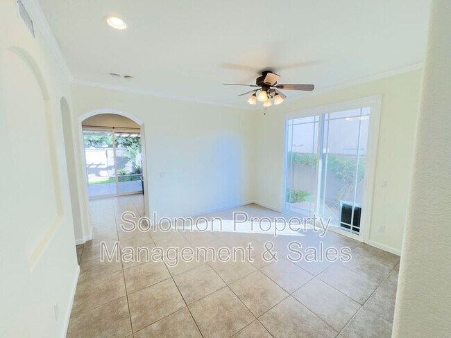 Foto del edificio - 6076 Paseo Carreta