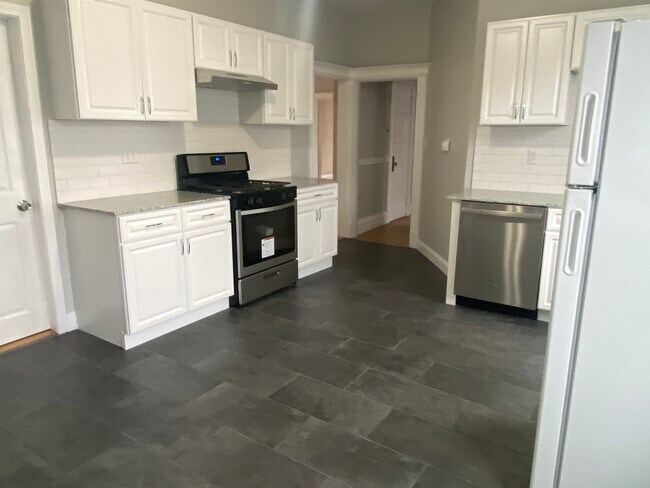 Building Photo - 45 Upham St