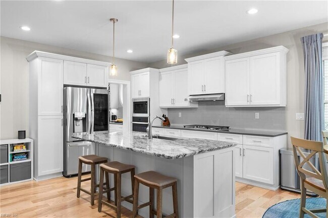 Foto del edificio - 3722 Willow Glenn Cir