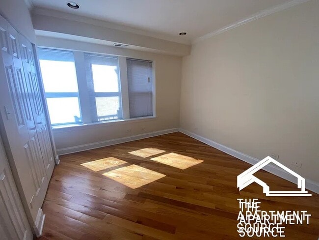 Foto del edificio - 6947 N Oakley Ave