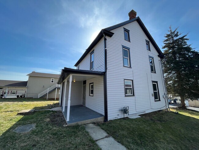 Building Photo - House in Quincy 3 Bedroom, 2 Bath