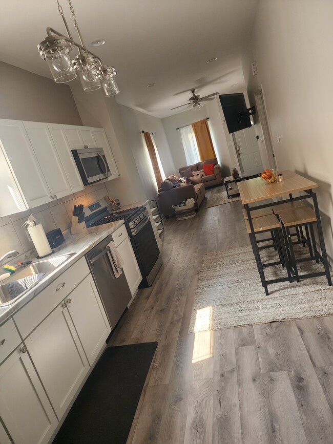 Building Photo - 4047 Harrison St