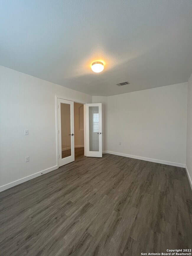 Foto del edificio - 9116 China Rose Dr