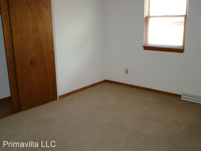 Building Photo - 4517-4519-4519 12th St