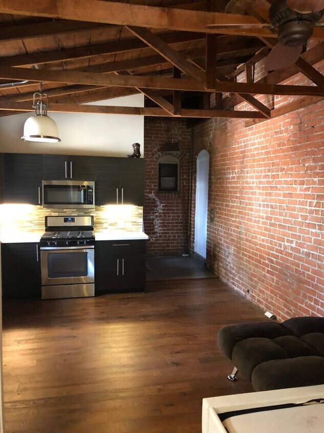 Primary Photo - 328 3rd St