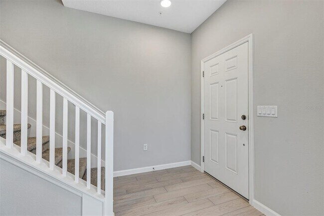 Building Photo - 518 Lady Palm St