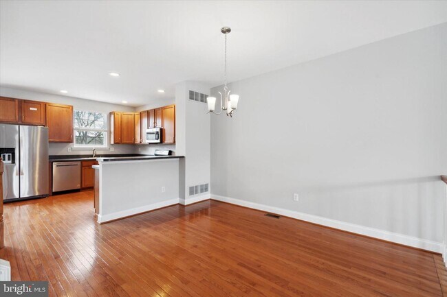 Foto del edificio - 421 W 5th Ave