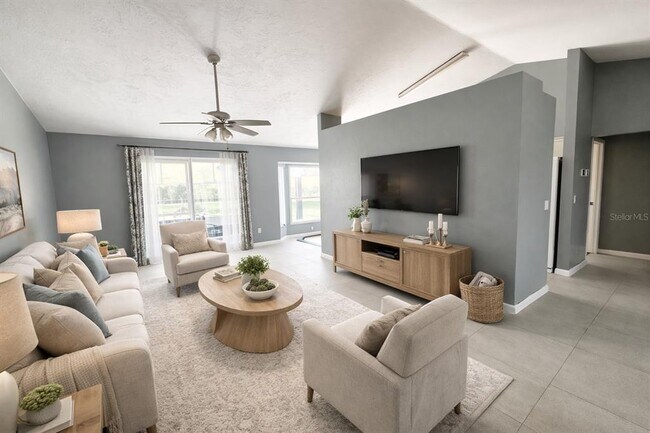 Building Photo - 3442 N Tamarisk Ave