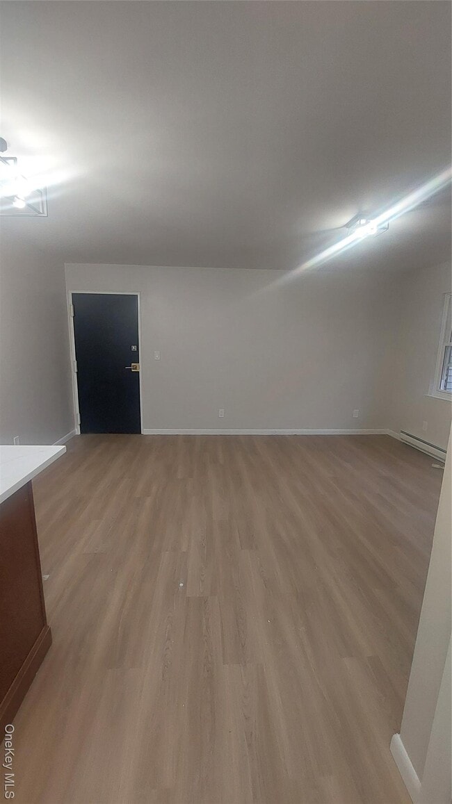 Building Photo - 203 Ludingtonville Rd