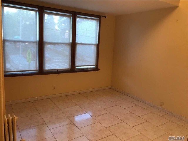 Foto del edificio - 60-20 60th St