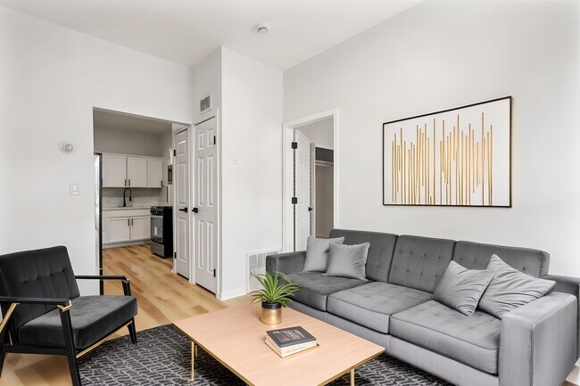 Foto del edificio - 2233 N Southport Ave