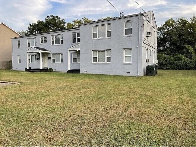 Building Photo - 811 E 30th St