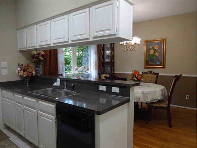 Foto del edificio - 5911 Woodway Place Ct
