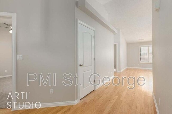 Foto del edificio - 545 S Valley View Dr