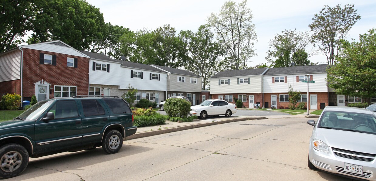 Foto del edificio - Weldon Townhomes