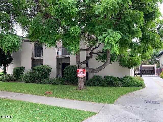 Building Photo - 48 S Oak Ave