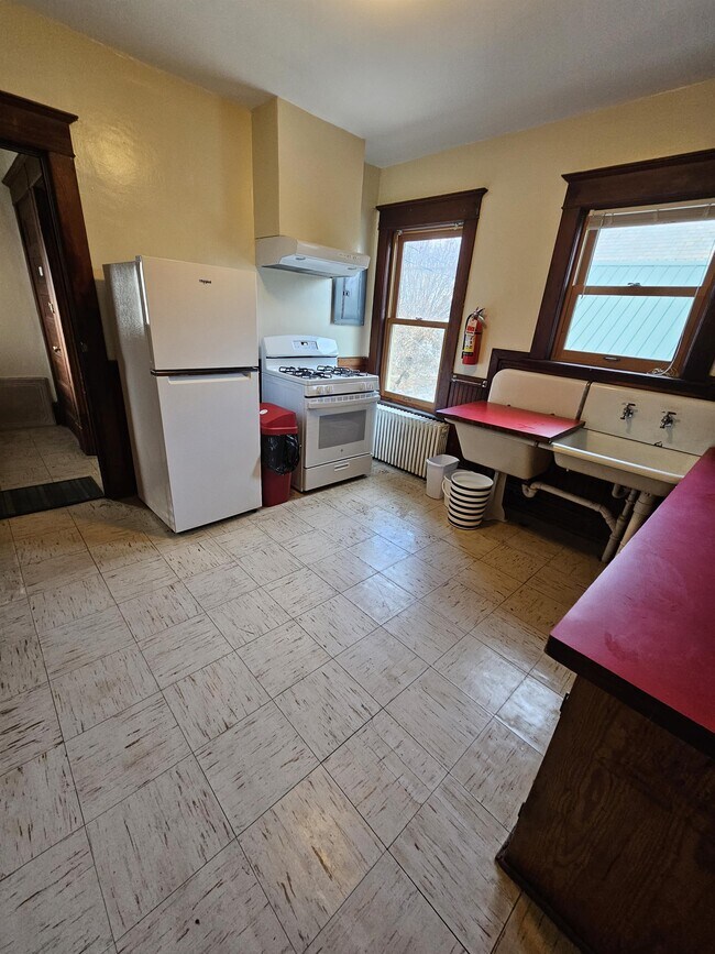 Foto del edificio - 38-40-40 Monroe St