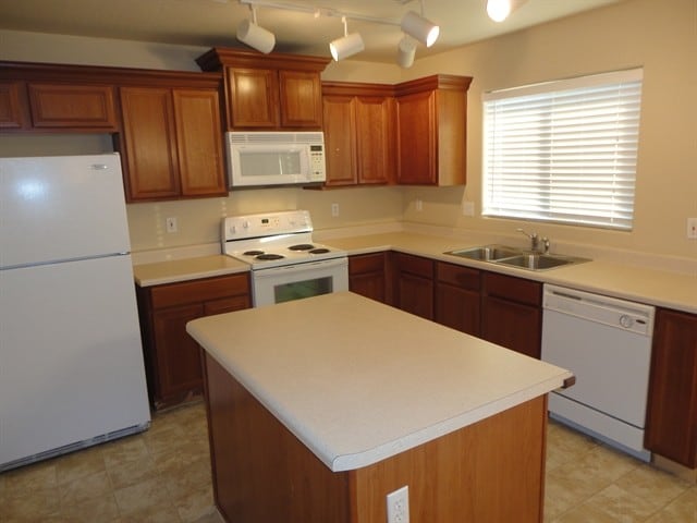 Building Photo - 1859 W Desert Canyon Dr