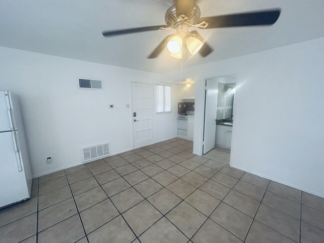 Foto del edificio - 1008 Clayton Nolen Dr