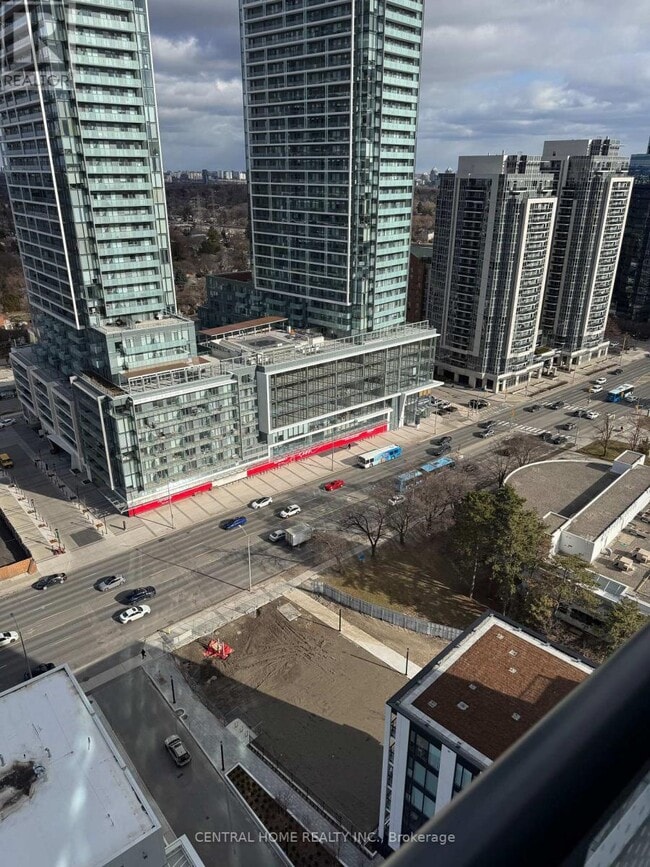 Photo du bâtiment - 5858 Yonge St