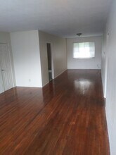 Building Photo - 2139 Spring Park Rd