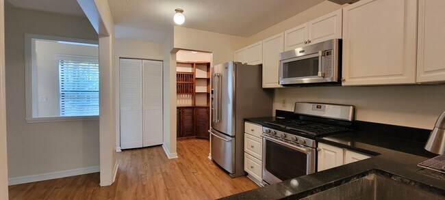 Foto del edificio - 3/2 ( Haile Plantation- Laurel Park )
