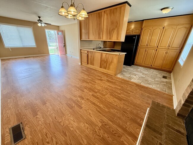 Foto del edificio - 105 Oakwood Meadows Dr